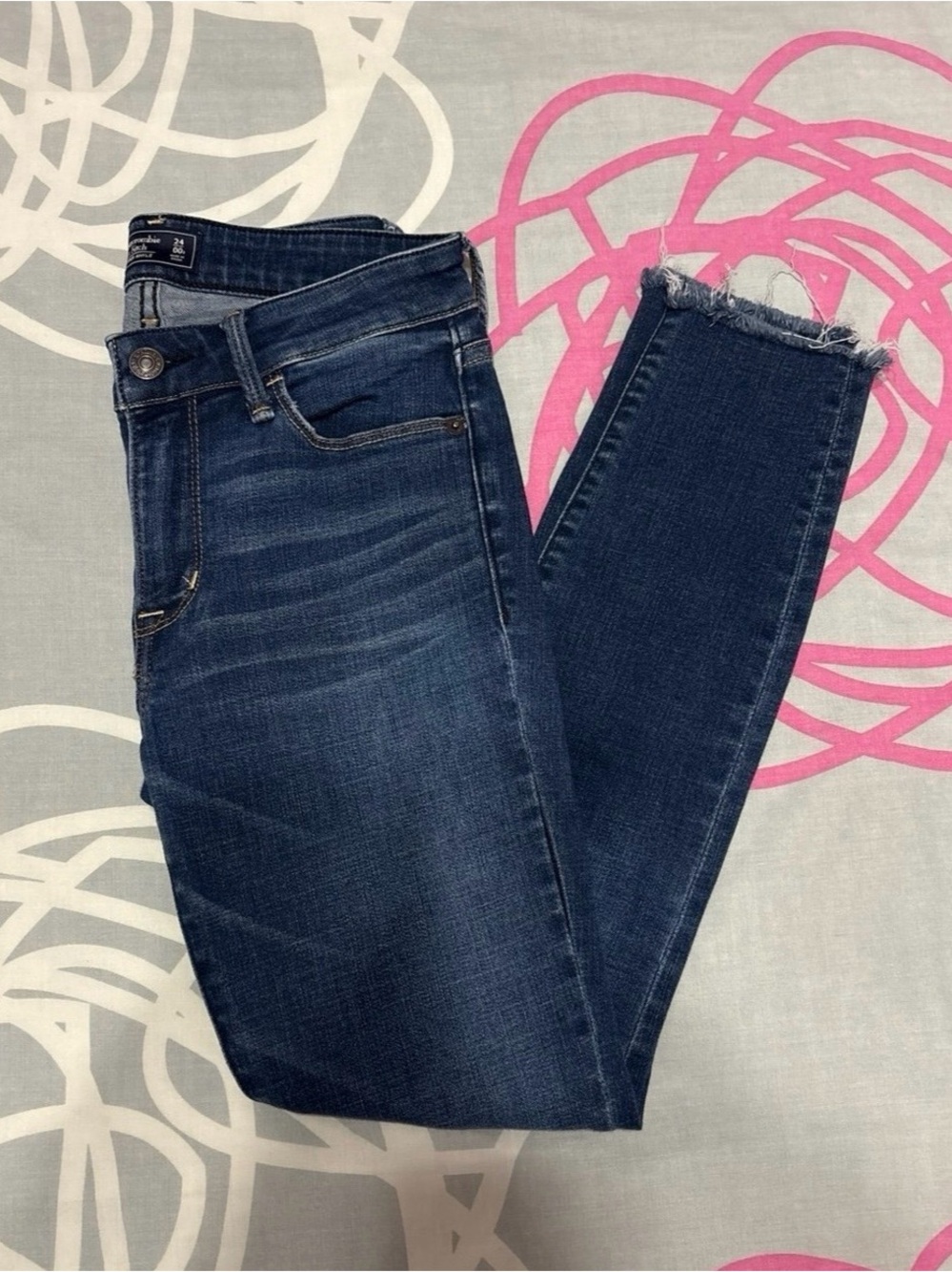Abercrombie Dark Wash Low-Rise Ripped Harper Ankle Jeans